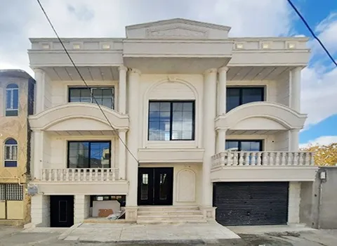 سنگ نمای ساختمان ویلایی؛ گرانیت آهکی تراورتن 2 رنگ سفید خاکی