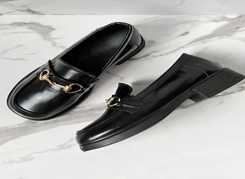 کفش کالج دخترانه ارزان؛ جنس رویه چرم زیره تخت پاشنه کوتاه