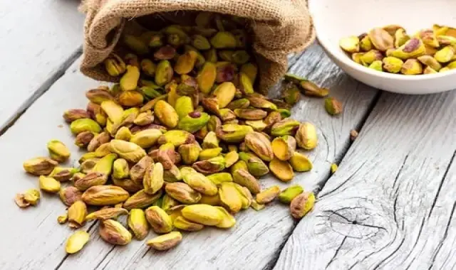 پسته ملایر؛ خام  نمکی درمان بیماری قلب ویتامین مواد معدنی Protein