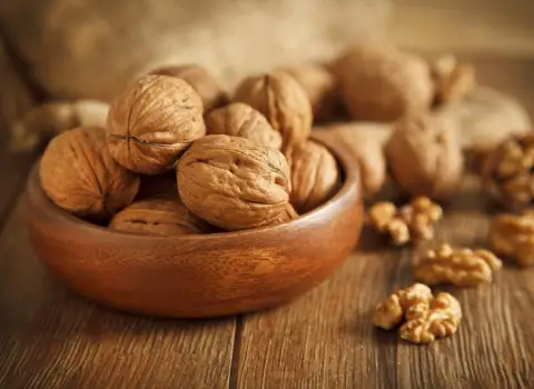 گردو با پوست همدان؛ آبدار پرچرب خشک تقویت مغز (2 4) پر