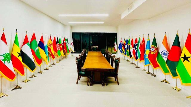 برنامه مرکز تجارت جهانی آراد برندینگ چیست؟