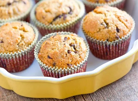 کیک دوقلو نظری؛ شکلاتی میوه ای مغزدار مناسب وزن گیری کودکان ورزشکاران