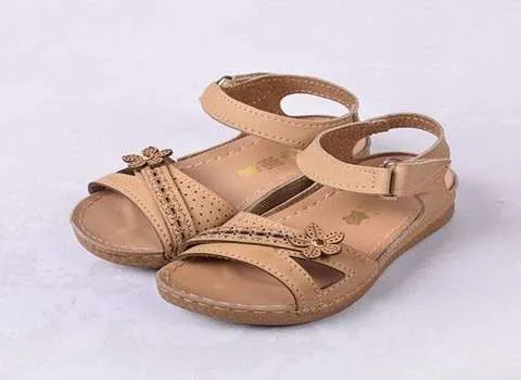 خرید عمده صندل دخترانه کرم رنگ با بهترین شرایط