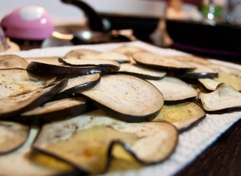 قیمت خرید بادمجان خشک + مزایا و معایب