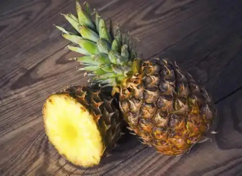 آناناس بازار تهران؛ شیرین حاوی ویتامین C قطع خونریزی شدید