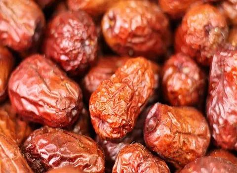 خرمای ربی ایرانشهر؛ نیمه خشک مستطیل حاوی منیزیم سلنیوم منگنز