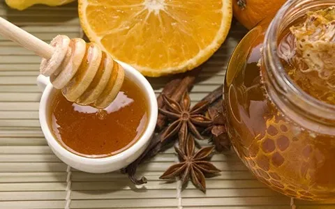 عسل طبیعی در شیراز؛ درمان بیماری بسته بندی کیلویی عمده