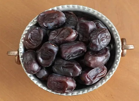خرمای مضافتی درجه یک؛ گوشته بزرگ بسته بندی فله ضد سرطان Black