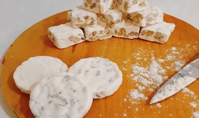 گز آردی اصفهان؛ برشی لقمه ای 2 رنگ زرد کرم پسته گلاب بهداشتی