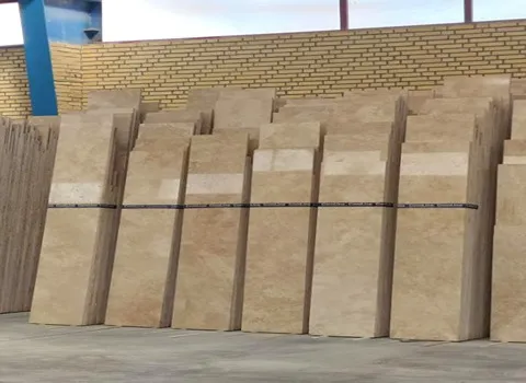 سنگ تراورتن صادراتی؛ تزئینی سطح براق آتشکوه تکاب رنگ (کرم خرمایی) travertine