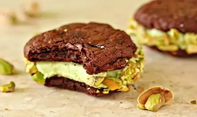 مغز پسته شکلاتی؛ تازه خوش طعم حاوی سلنیوم فولات مس