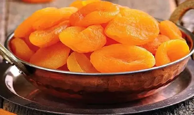 قیسی خشک؛ پیشگیری بیماری یبوست دارای (آنتی اکسیدان آهن ویتامین)