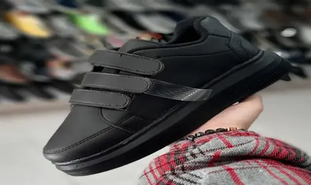 کفش اسپرت دخترانه شیک مشکی؛ چرم صنعتی 2 نوع بندی چسبی