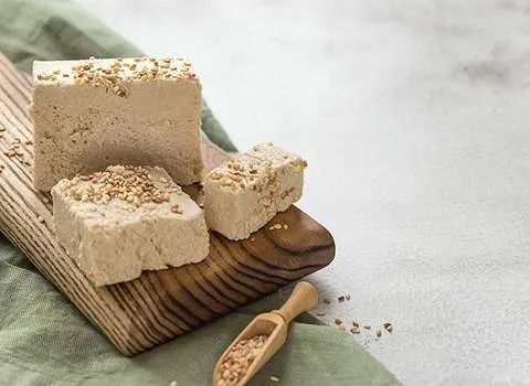 حلوا شکری عقاب 50 گرمی؛ بافت نرم یکدست منسجم آهن کلسیم فسفر sugar