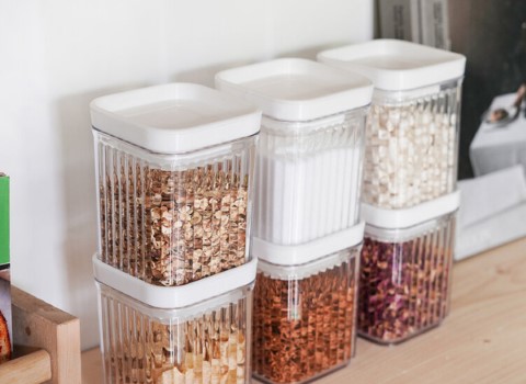 ظروف پلاستیکی ادویه؛ فانتزی قفل دار فشرده سایز کوچک دارای رنگ بندی