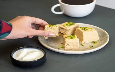 حلوا ارده اردکان؛ طبع گرم تقویت حافظه مانع پوکی استخوان