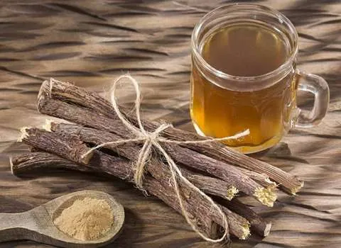 شیرین بیان برای معده؛ پودری چوبی شیره درمان اسپاسم برونشیت