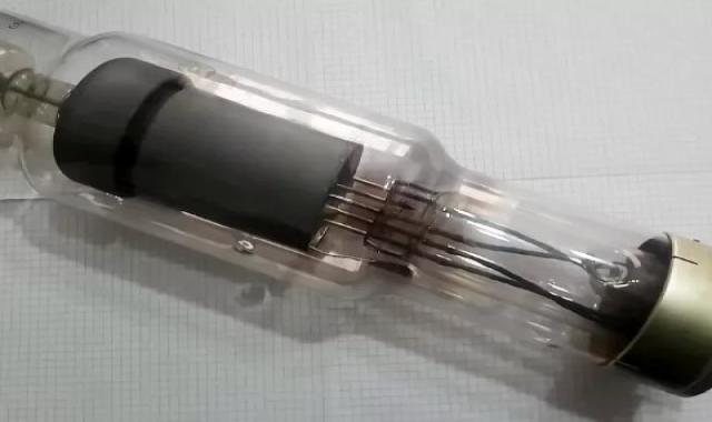 لامپ تصویر تلویزیون قدیمی؛ LCD LED مواد تشکیل دهنده سرب جیوه