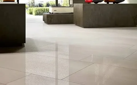 کاشی پرسلانی سفید؛ خاک رس فلدسپات مناسب کف سالن آشپزخانه