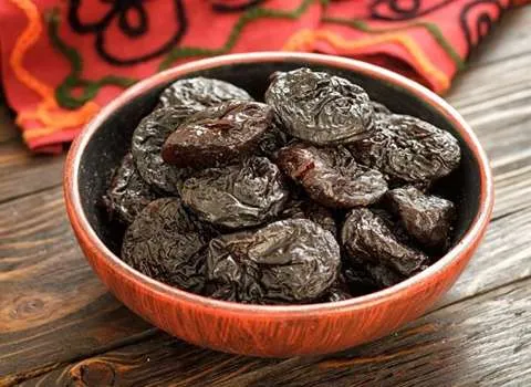 آلو خشک برقانی؛ تقویت مو قلب فاقد مواد شیمیایی plum