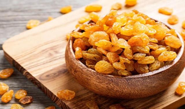 طرز تهیه کشمش زرد خانگی به دو روش آسان