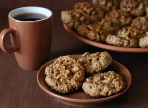 لیست کلوچه گردویی سنتی