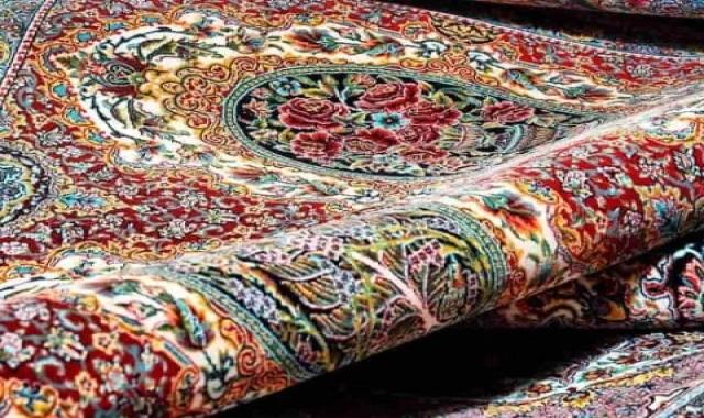 فرش 9 متری سرای ایرانی؛ ماشینی دستباف جنس نخ پشم ابریشم کرک