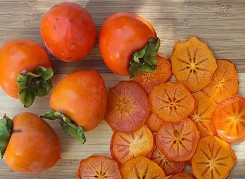 میوه خشک خرمالو؛ طعم شیرین گس مناسب بیماران قلبی منبع potassium