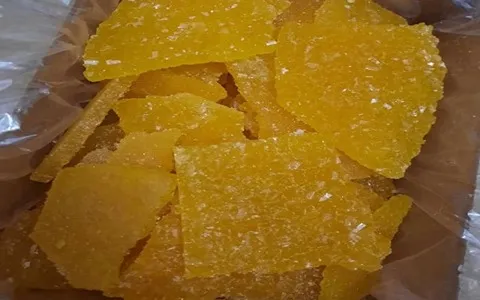 نبات زعفرانی گلیران؛ شاخه ای چوبی تسکین درد معده بسته بندی (800 500 گرمی)