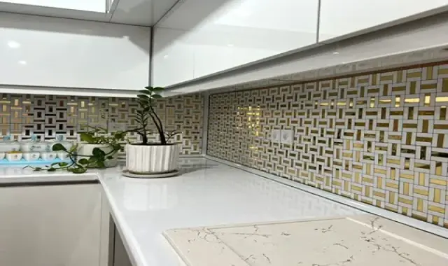 خرید و قیمت انواع کاشی سرامیکی بین کابینتی