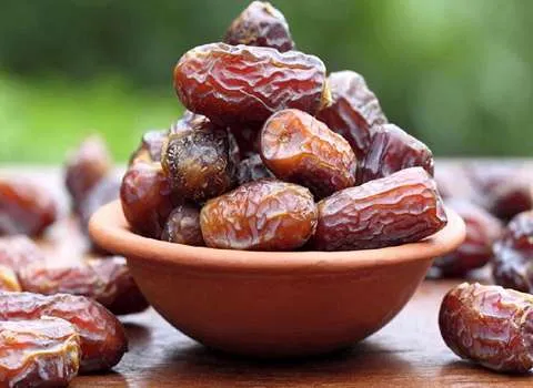 خرما خشک جهرم (رطب) انرژی زا حاوی کلسیم فسفر iron