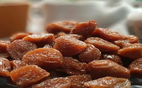 قیمت خرید آلو بخارا خشک آفتابی + خواص، معایب و مزایا