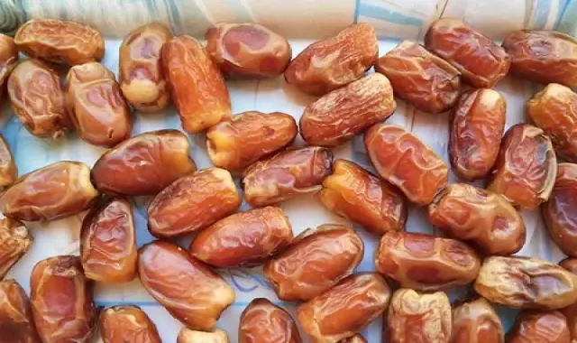 خرمای مضافتی خشک؛ خوشه ای پوست نازک بسته بندی 700 گرمی