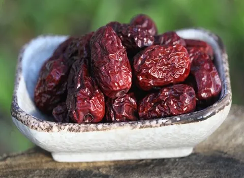 خرمای کلوته بم؛ گرم نرم شیرین گوشتی ارزش غذایی بالا