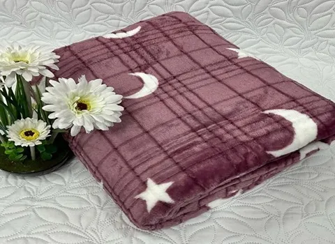 پتو مسافرتی چهارخونه مخمل همراه با توضیحات کامل و آشنایی