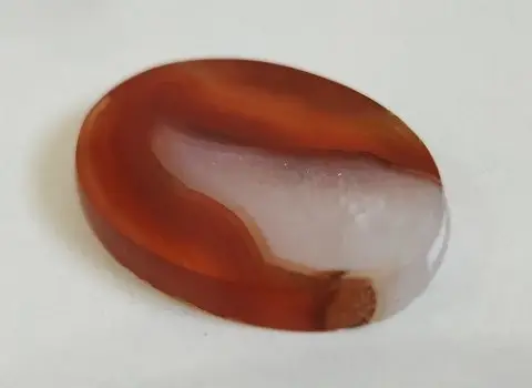 سنگ عقیق قرمز اصل؛ یمنی خراسانی رنگ روشن رگه های واضح