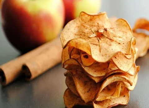 میوه خشک گرگان (خشکبار) آناناس موز سیب گلابی انبه حاوی Vitamin