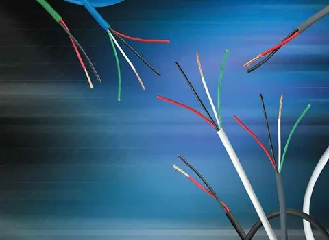 سیم و کابل هدایت اصفهان؛ زمینی قابل انعطاف جنس PVC ابعاد متفاوت