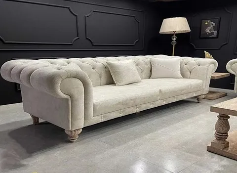 مبل راحتی سه نفره چستر؛ پایه چوبی 2 دوخت ماهیچه لمسه