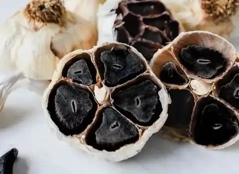 راهنمای خرید سیر سیاه اصفهان + قیمت عالی