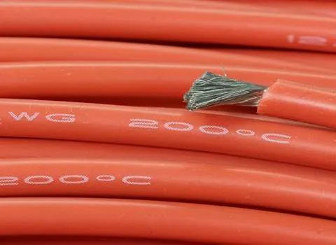 تفاوت سیم افشان و مفتولی پلی استر در کاربرد ها و ویژگی های ظاهری آن ها