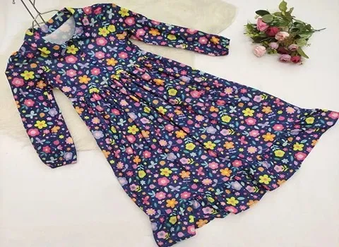 پوشاک زنانه در بانه؛ الیاف تریکو (قرمز آبی) ضخامت کم حجم