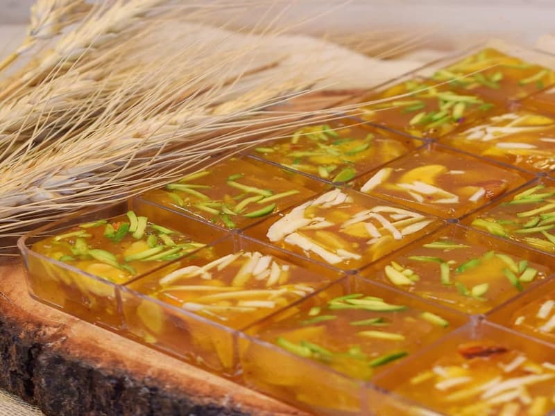 مواد لازم و طرز تهیه مسقطی لاری با شیر برای ۴ نفر