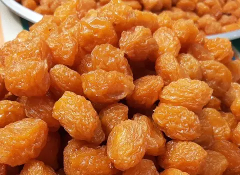 آلو بخارا فله؛ حاوی کربوهیدرات ویتامین B پتاسیم بهبود عملکرد قلب