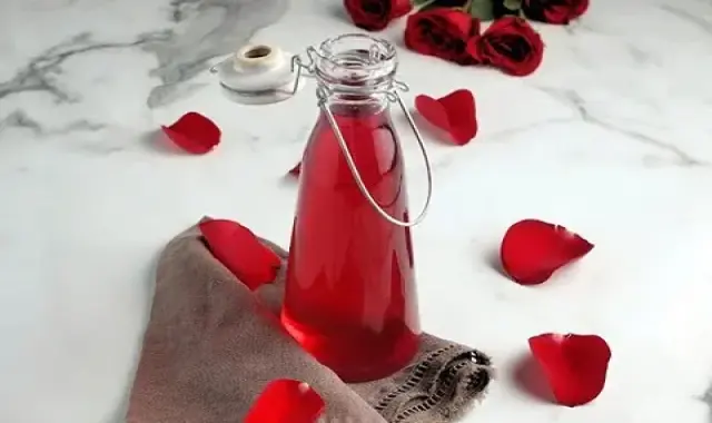 شربت گیاهی گل سرخ؛ شادابی پوست بهبود معده بهداشتی طبیعی roses
