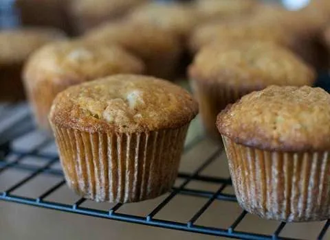 کیک یزدی نرم و لطیف؛ ساده زعفرانی کاکائویی مقوی (خانگی قنادی)