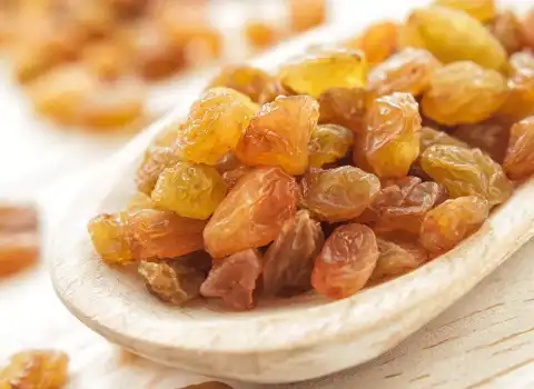 کشمش پلویی زرد؛ طلایی طبیعی ارگانیک ویتامین B 