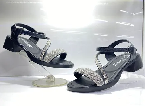 بهترین صندل زنانه پاشنه دار + قیمت خرید عالی