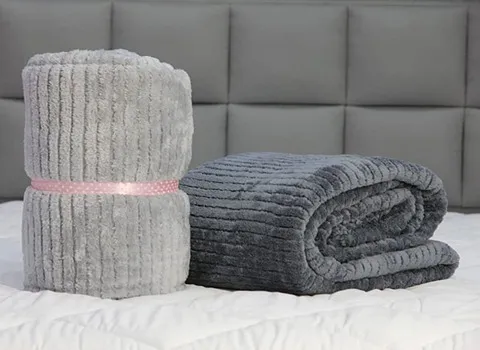 بهترین پتو مسافرتی نانو + قیمت خرید عالی