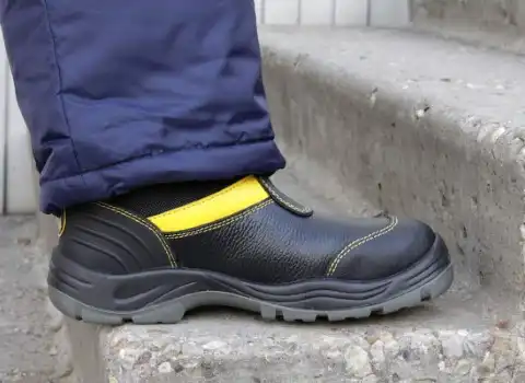 بهترین کفش کار مهندسی + قیمت خرید عالی